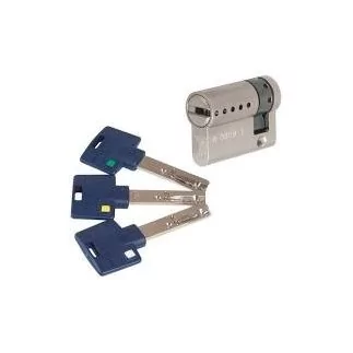 Demi-cylindre européen Mul-T-Lock 262S+ - 42,5 mm - 3 clés - Barre de renfort - 425262CBR